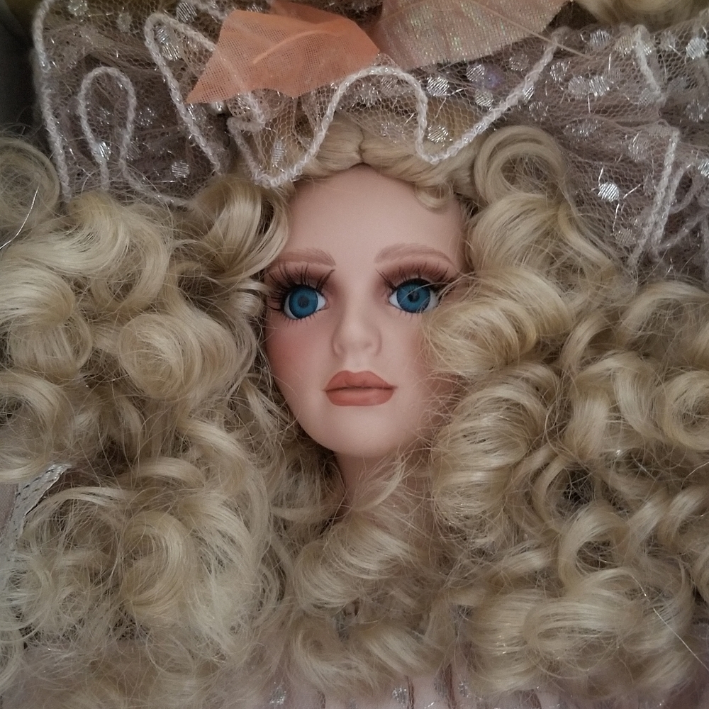 24" Collectable Doll, Seymour Mann, The Glitter Fairy - Picture 3 of 7